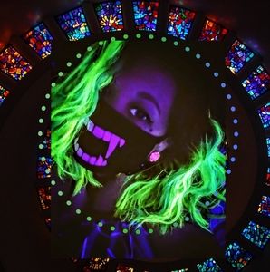 Meet your Posher, Maude